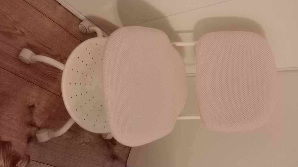 Krzesło dziecięce biurowe  Ikea różowe