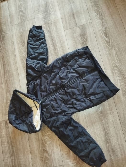 Куртка Демі на 6-7 років