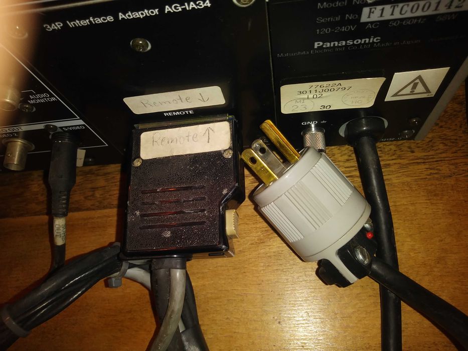 Magnetowid Panasonic AG7330E z pilotem sprawny