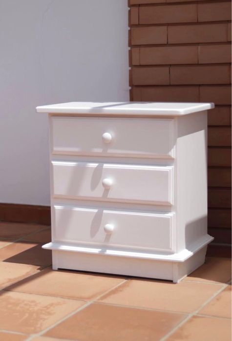 Mesas de cabeceira - Madeira Maciça e pedra mármore