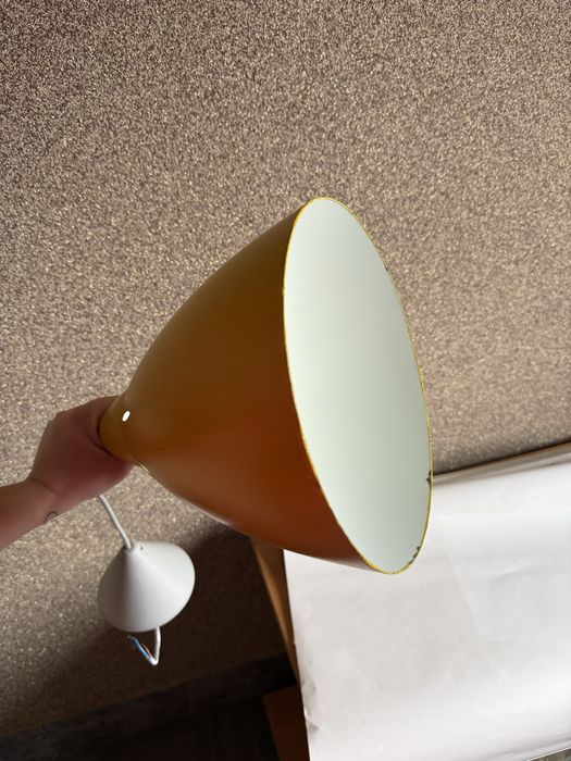 Lampa metalowa, kolor żółty