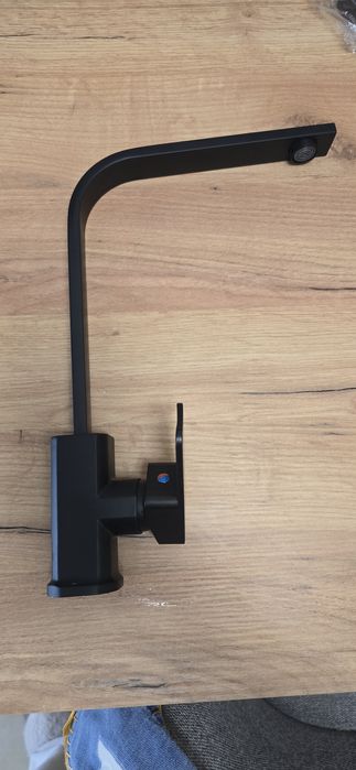 Torneira de Cozinha Preta Mate – Nova