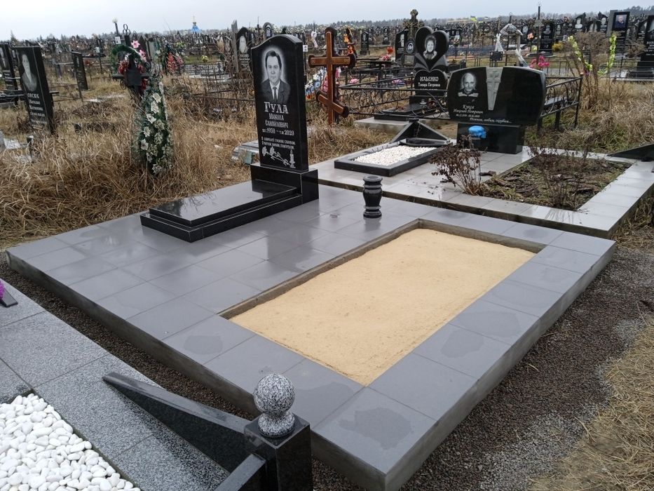 Пам'ятники гранітні.Оградки.Бюджетні,стандартні пам'ятники.