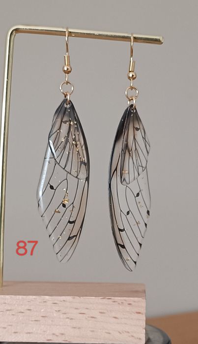 Brincos novos variados