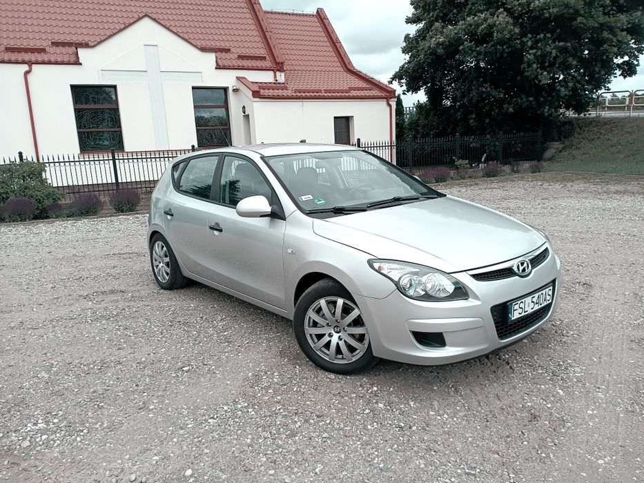 Hyundai i30 1.4 Z LPG. Bardzo mało Pali