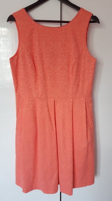 Sukienka w rozmiarze 42