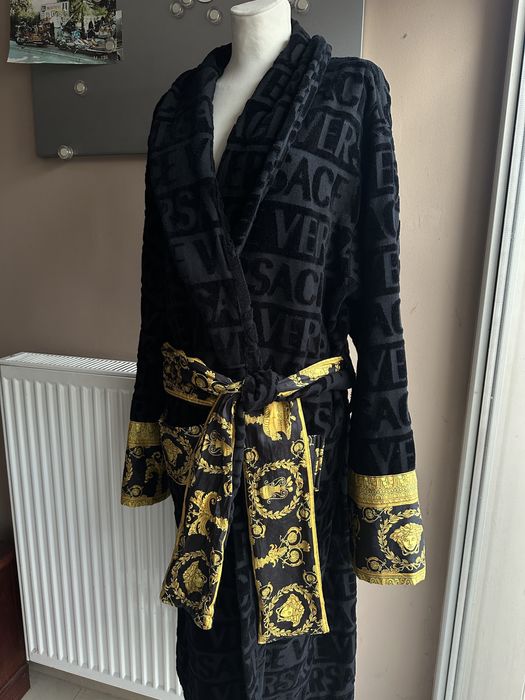 Bath robe premium vitkac farfetch versace gianni Old money