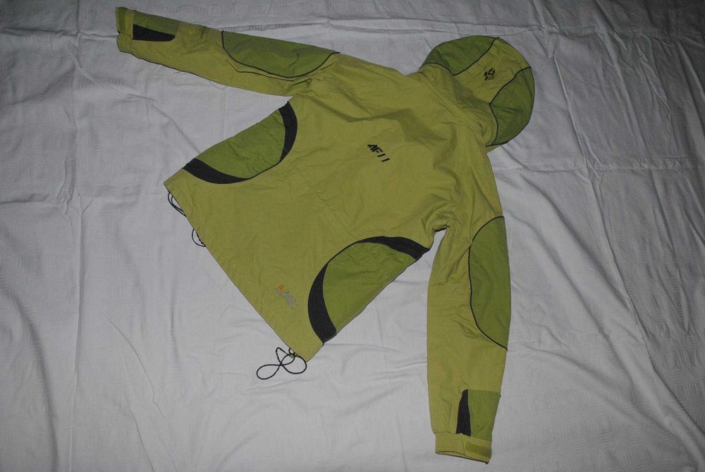 Kurtka   4 F    - r, XS - narciarska