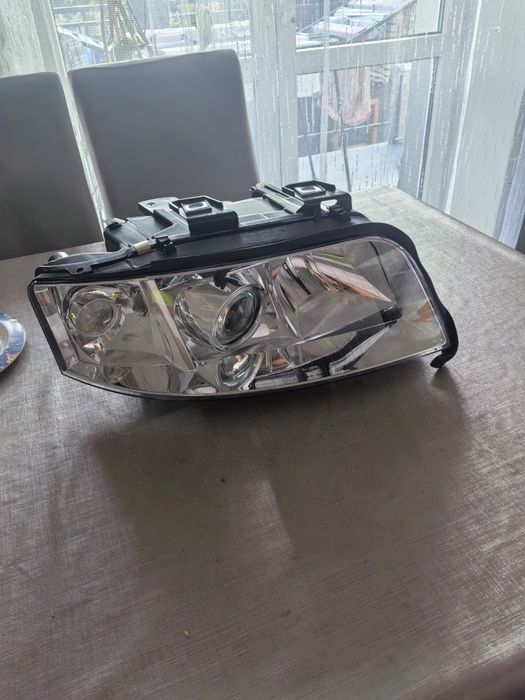Lampa przednia Audi a6