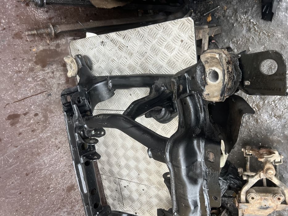Передний подрамник мерседес мл 164 mercedes w164 ml