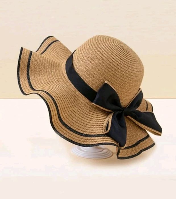 Słomkowy kapelusz z kokardą