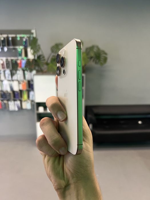 iPhone 16 Pro 256GB Desert Titanium Neverlock від Магазину