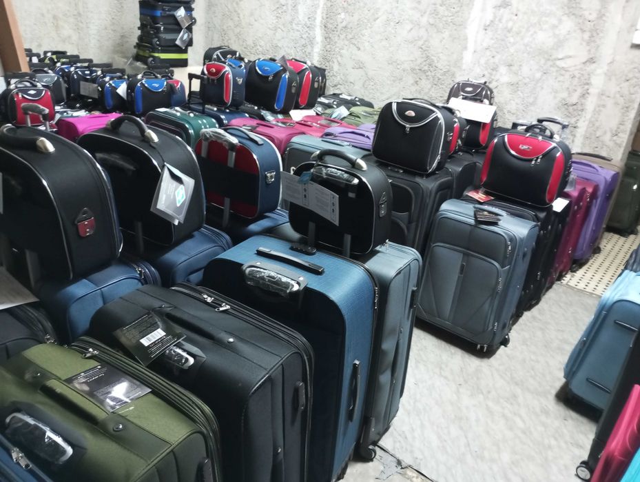 walizki kabinowe przecena na 4 kołach z grubej codury