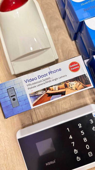Система безпеки Kerui: IP-відеодомофон + набір датчиків руху та дверей