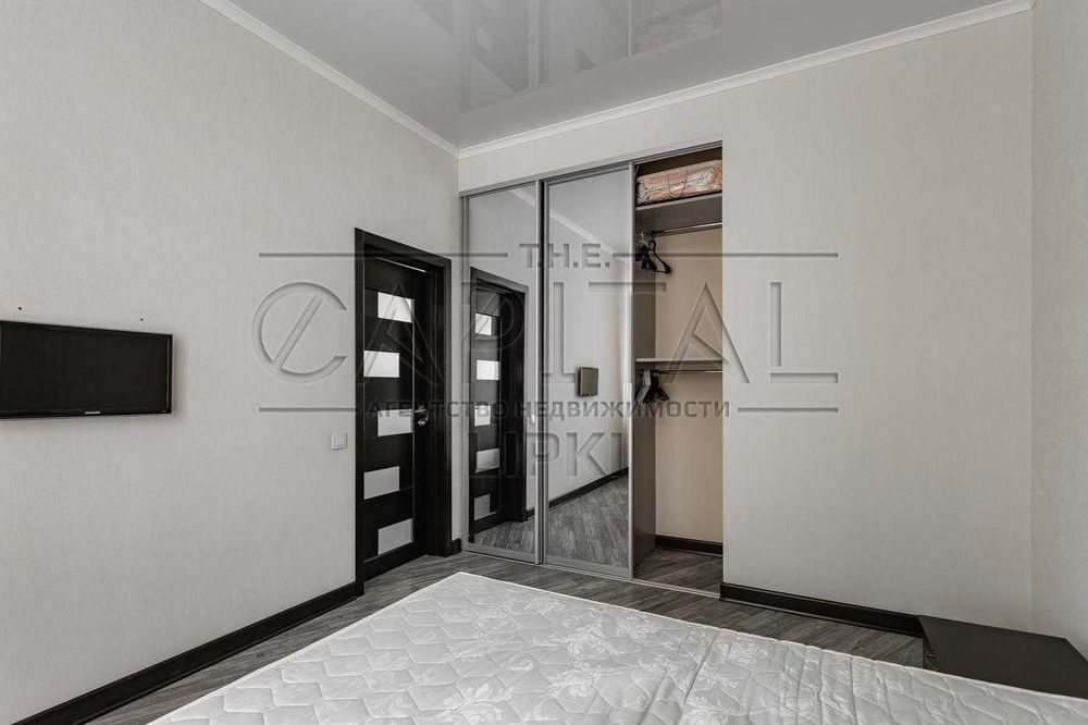 Оренда / Квартира / Драгомирова, Печерськ, м. Київ,Новопечерські Липки