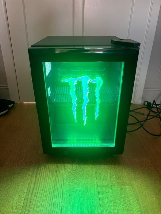 Mini lodówka Monster Energy z oświetleniem LED