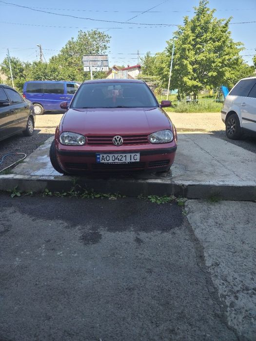 Volkswagen Golf  2001