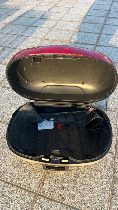 Mala traseira bauleto para mota 46L Shad em bom estado
