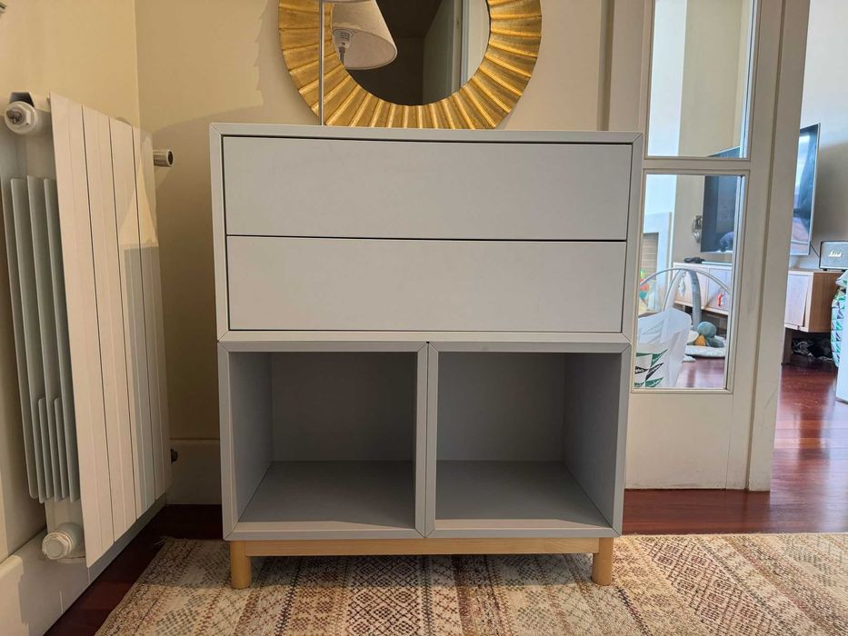 Armário EKET IKEA com duas gavetas e dois cubos (pés incluidos)