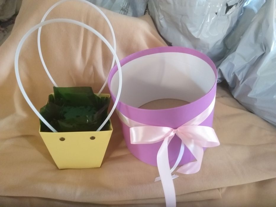 Коробка для цветов ,подарочная