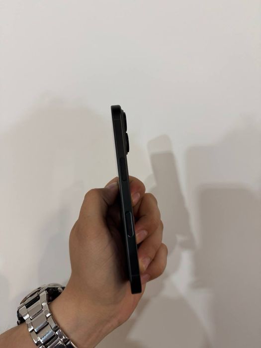 Айфон ~ Apple iPhone 16 ~ 128GB ~ Black (MYE73) ~ б.у ~ Айфон 16 ~ 128Гб ~ Черный