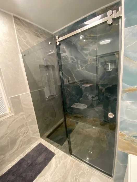 Душова кабіна або перегородка, двері, шторка для ванни, скло гартоване