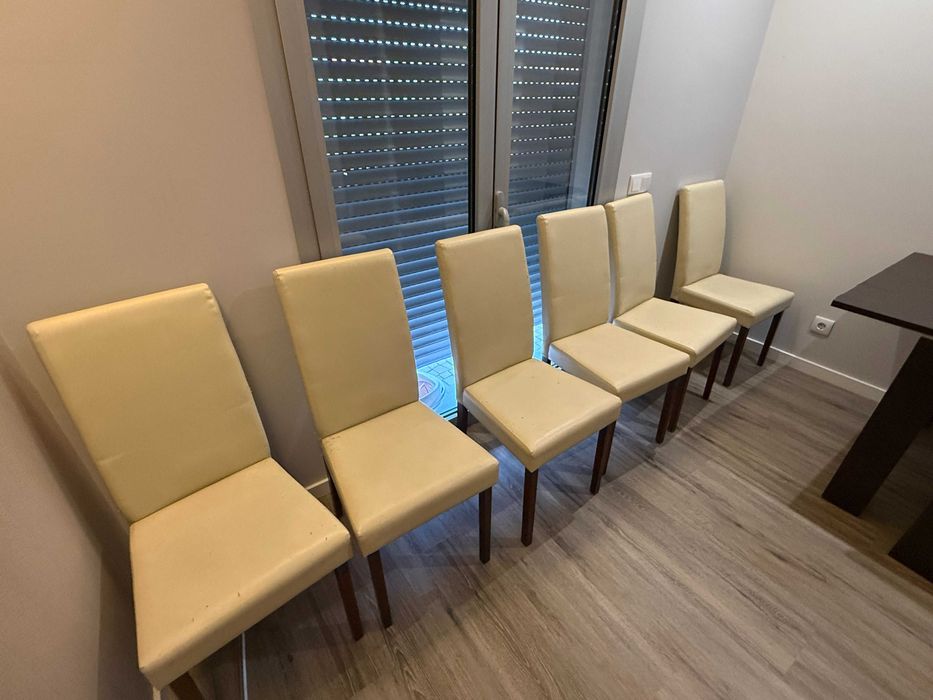 Mesa Jantar em Madeira Extensível + 6 Cadeiras