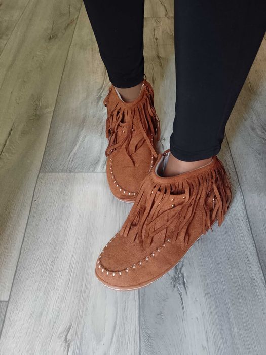 (39) Brązowe z frędzlami Botki kowbojki na szeroką stopę, Nowe