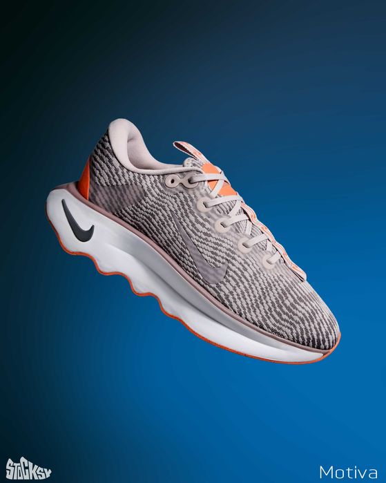 РОЗПРОДАЖ! Жіночі кросівки Nike Nike Air Motiva. Оригінал. Розмір 42 - 26.5 см
