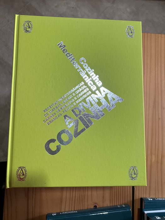 Coleção completa de 6 livros “Cozinha Mediterrânica” (sem DVDs).