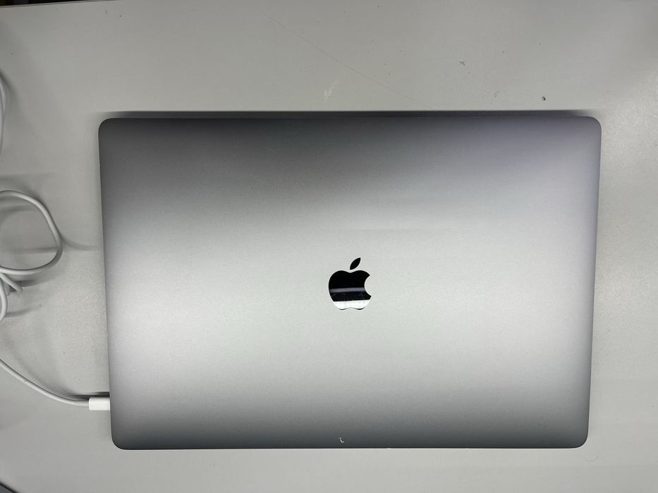 macbook pro 16