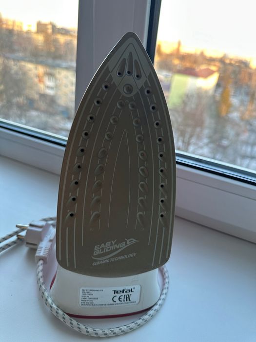 Праска Tefal. В робочу гарному стані