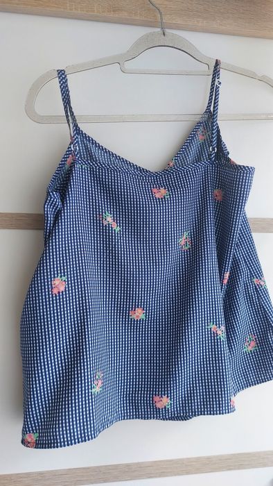 Bluzka na ramiączkach biało niebieska z kwiatami Takko Fashion 38 fa