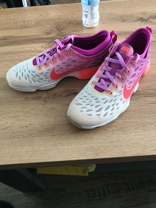Кросівки жіночі Nike Zoom Agility 40р