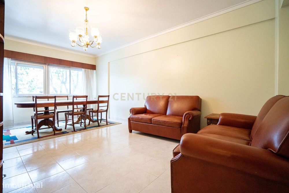 Apartamento T2 | 90 m² | Massamá