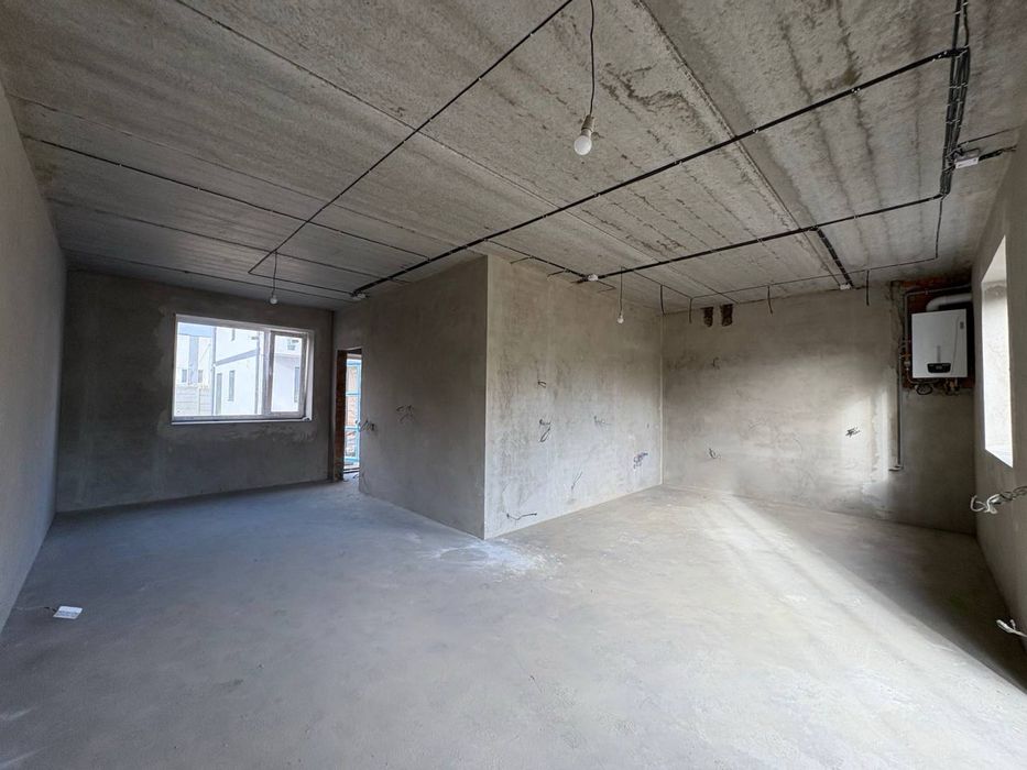 р Двоян у масиві Криниченька, двоповерховий, автономне газове