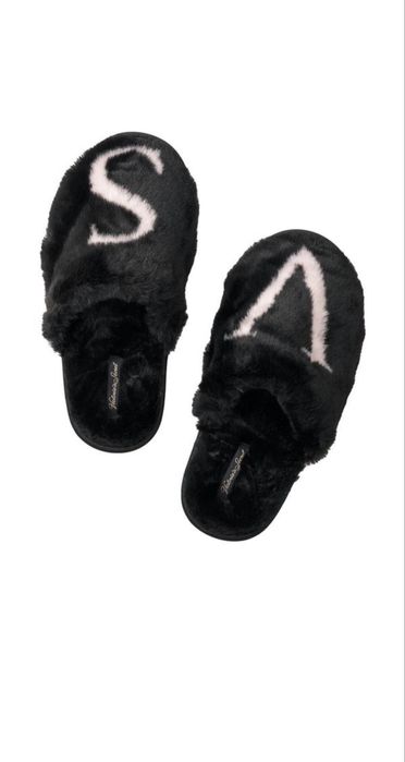 Тапочки від  Victoria’s Secret