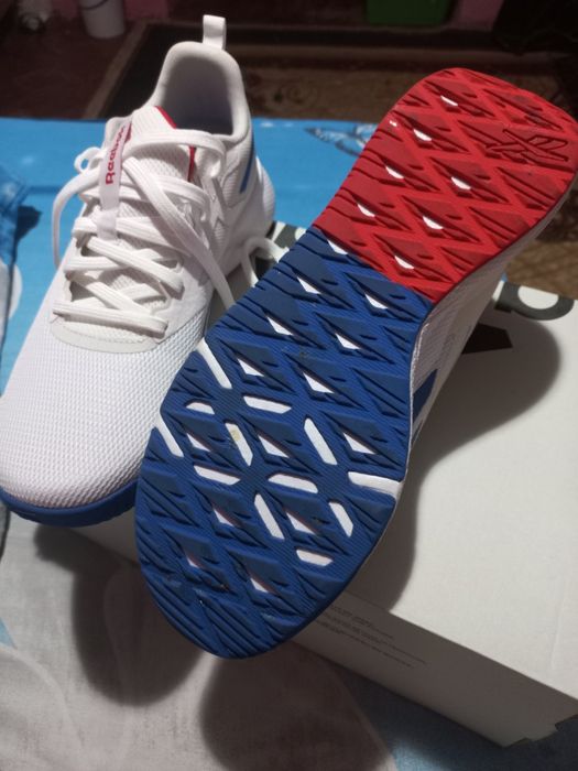 Продам кроссовки Reebok