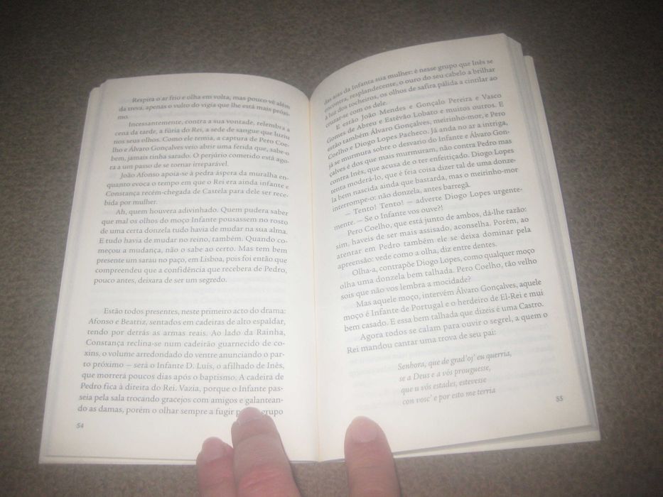 Livro "Inês de Portugal" de João Aguiar