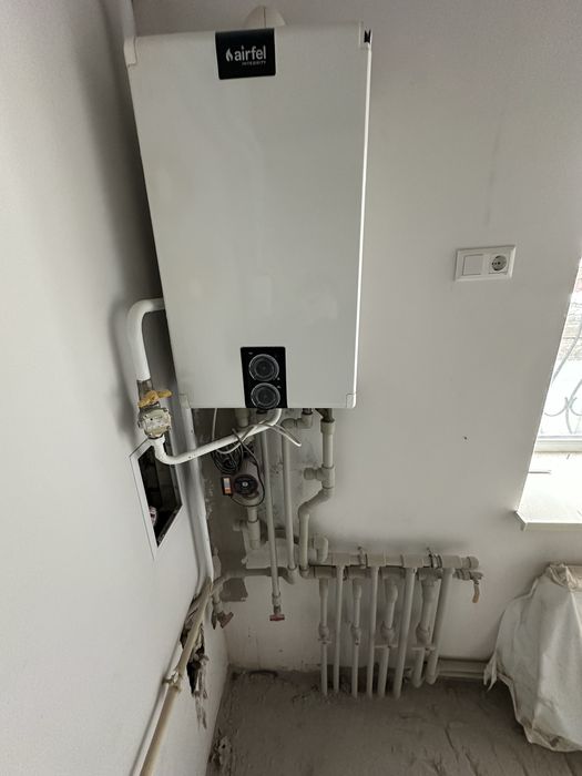 Продаж комерційного приміщення 85 метрів (1поверх+цоколь) центр міста