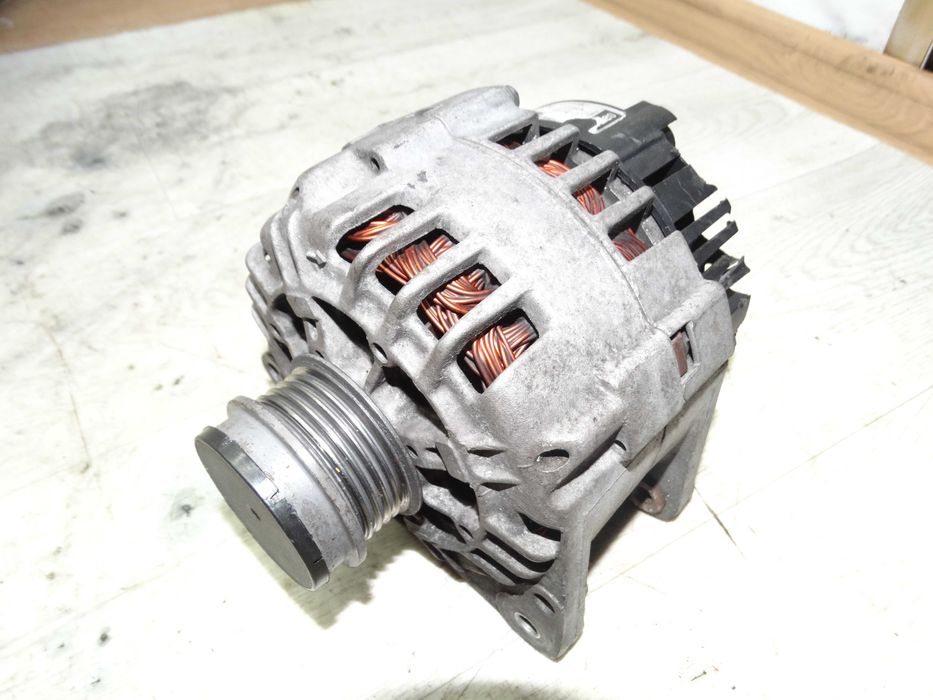 Б/в генератор Seat Cordoba/Ibiza II/Toledo/VW Caddy 1.9TDI AHU