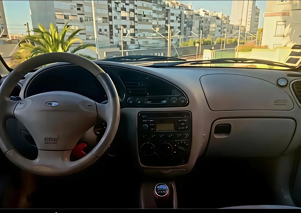 Ford fiesta 1.2 ghia gasolina 2001