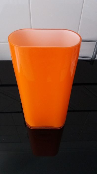 Orange-colored Area Pitcher434688140457420801