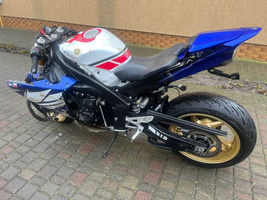 Yamaha R1 RN 22. 10 rok