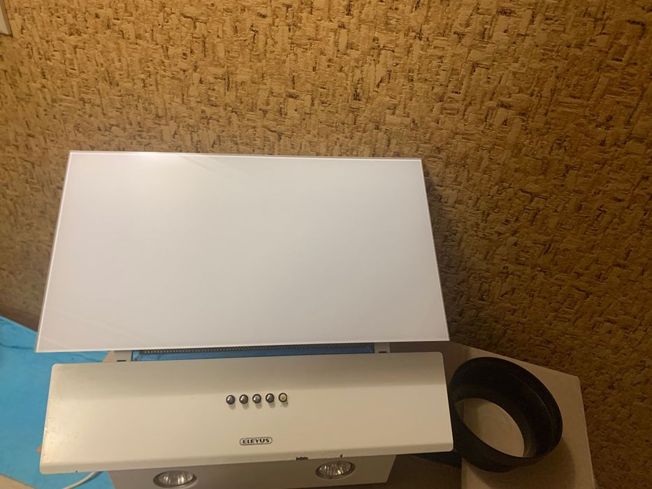 Кухонна витяжка побутова