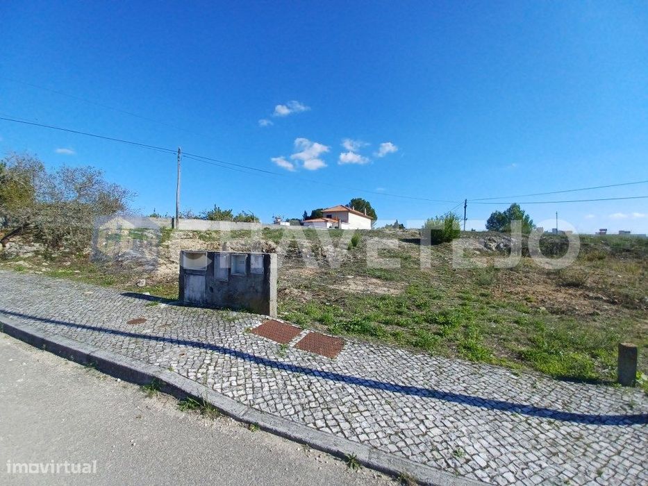 Lote de terreno com 508,90 m2 a 2 minutos do centro de Tomar.