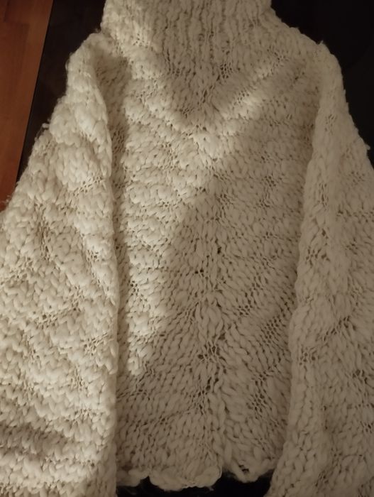 Peleryna biała dziewczęca