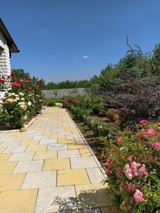 Продам загородный дом, евроремонт , 10 км от Харькова