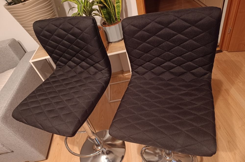 Zestaw dwóch stołków barowych