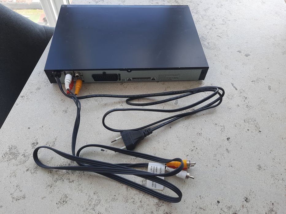 Продам лазерный DVD плеер Samsung с USB и караоке